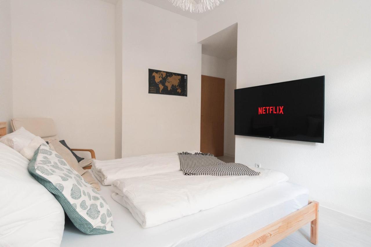 Gemutliche 45M² Wohnung Mit Netflix & Disney+ エアフルト エクステリア 写真