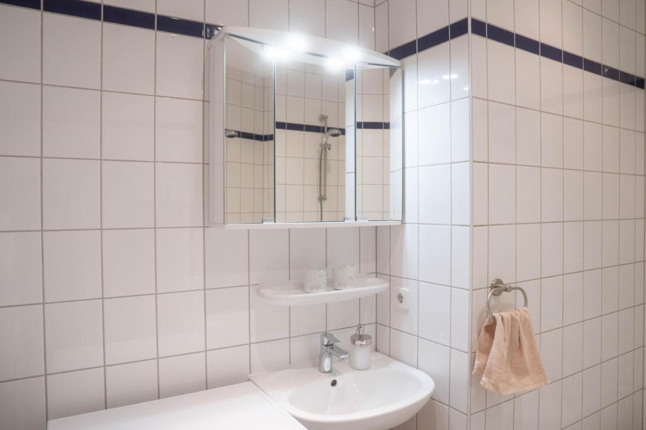 Gemutliche 45M² Wohnung Mit Netflix & Disney+ エアフルト エクステリア 写真